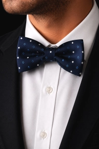 Mucha Muszka Męska Elegancka tradycyjna granatowa we wzorki gotowa M470