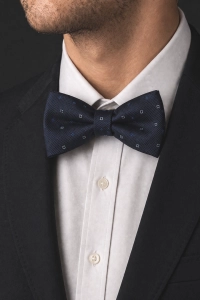 Mucha Muszka Męska Elegancka tradycyjna granatowa we wzorki gotowa M452