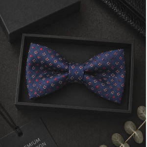 Mucha Muszka Męska Elegancka tradycyjna granatowa we wzorki gotowa M460