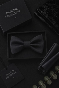 Elegancka Mucha Męska Gotowa Zestaw z Poszetką Gładka Czarna M229