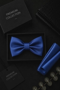 Elegancka Mucha Męska Gotowa Gładka Granatowa Zestaw z Poszetką M230
